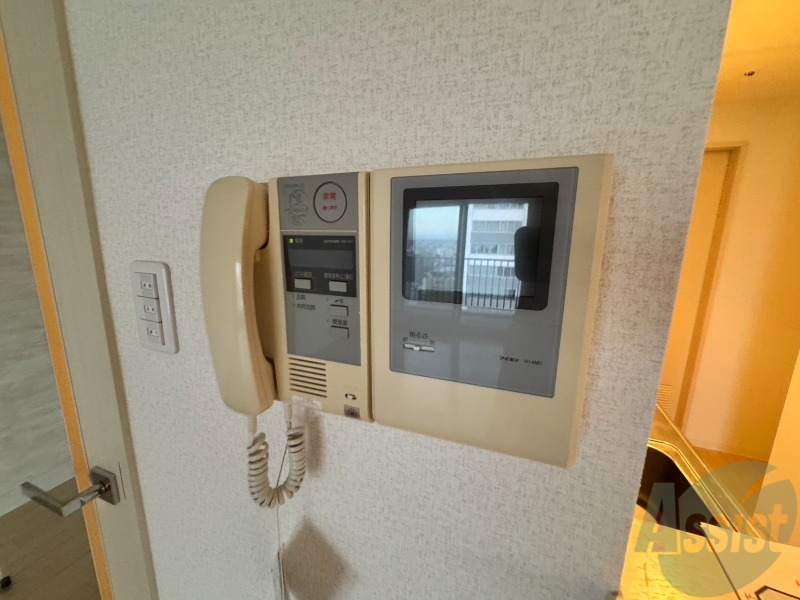 セキュリティ　ＴＶモニター付インターホンです。来客者の顔が見えるので安心！