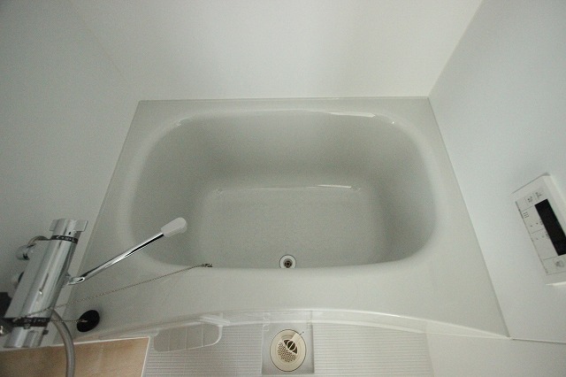 バス・シャワールーム　同物件、別号室のものです。