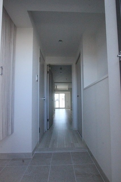 玄関　同物件、別号室のものです。