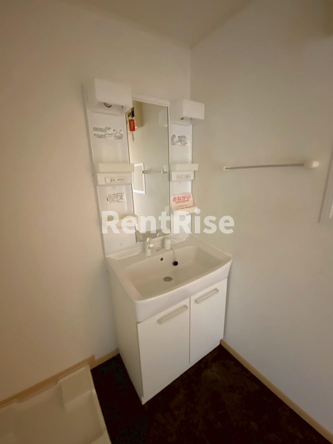 洗面設備　収納