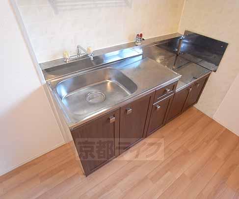 キッチン　二口ガスコンロ設置可能なキッチンです。