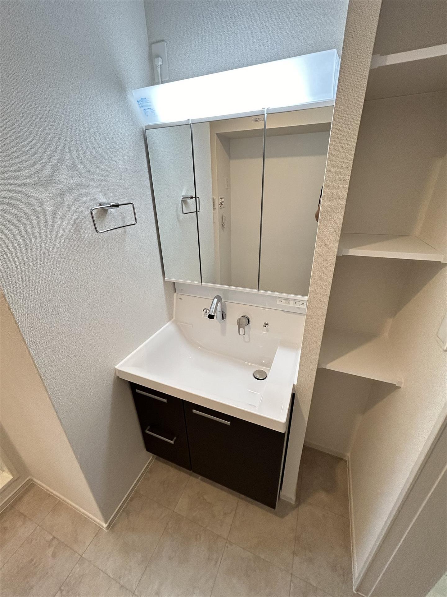 洗面設備　洗髪洗面化粧台