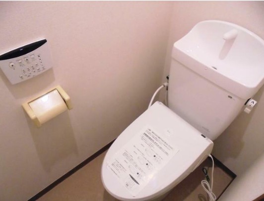 トイレ　温水洗浄便座