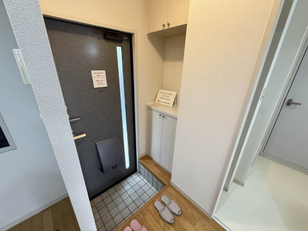地下鉄七隈線 福大前駅 徒歩25分 2階建 築30年の玄関写真