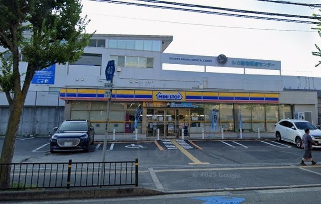 コンビニ　ミニストップ　豊中少路（コンビニ）まで588m