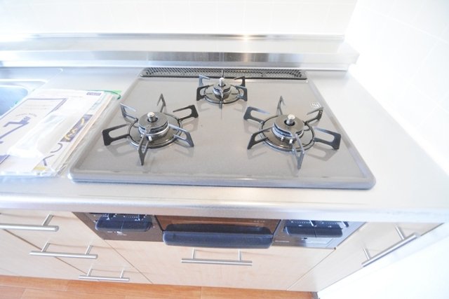 キッチン　退去前またはリフォーム前の為、他のお部屋の写真です。