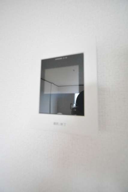 セキュリティ　退去前またはリフォーム前の為、他のお部屋の写真です。