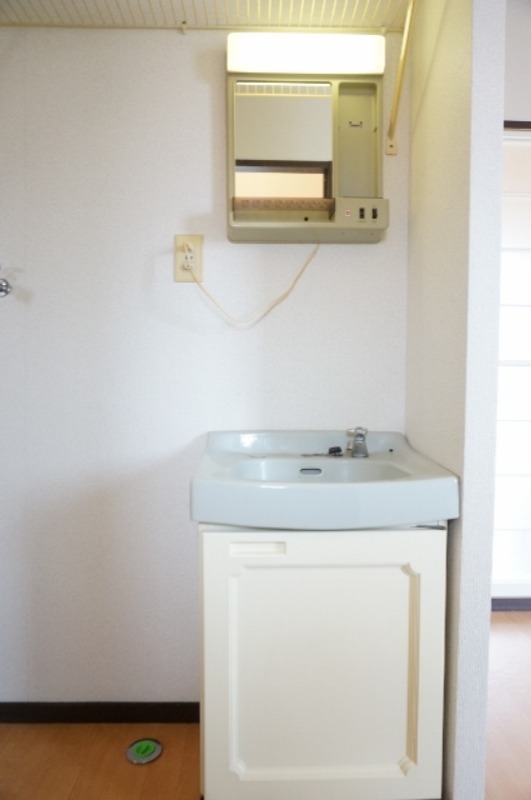 洗面設備　図面と現状が相違がある場合には現状を優先