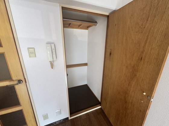 収納　※別部屋の写真です。