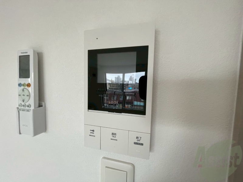 セキュリティ　ＴＶモニター付インターホンです。来客者の顔が見えるので安心！