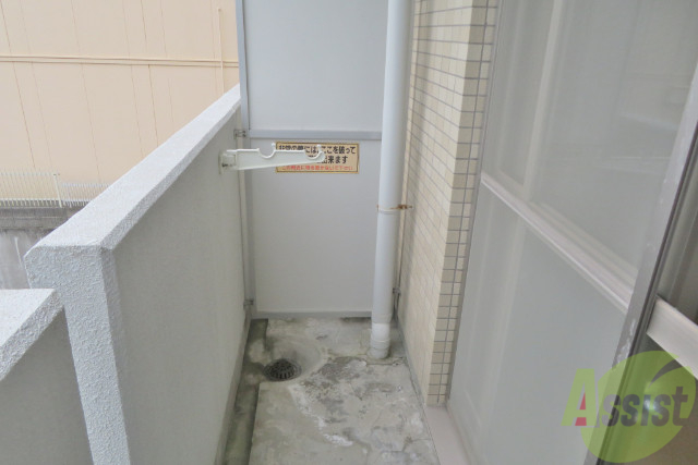 バルコニー　バルコニーはコチラです。洗濯物がほせますね