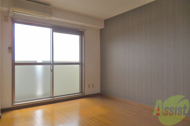 居室・リビング　窓が大きい印象で陽当たりが良さそうですね