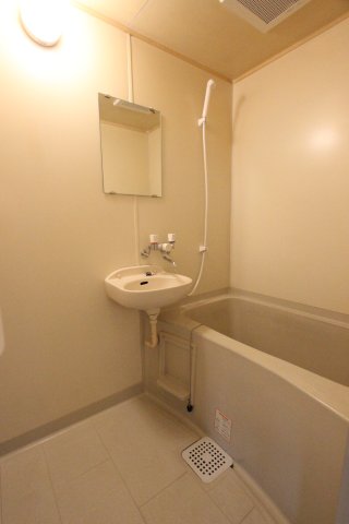 バス・シャワールーム　参考写真です。現況優先。