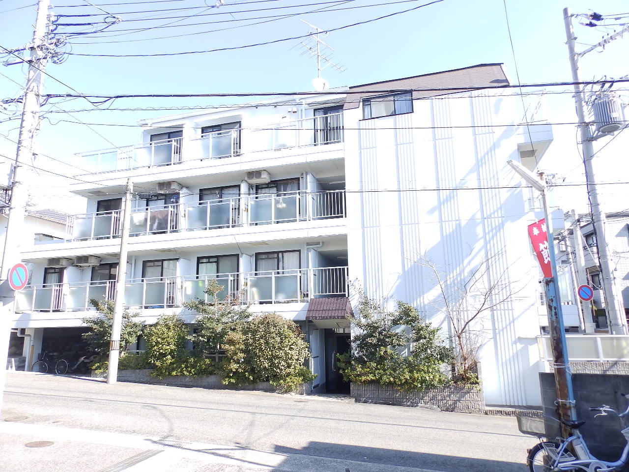 建物外観　学生さんに人気です