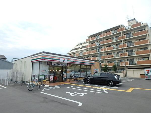 コンビニ　セブンイレブン泉大津下之町店（コンビニ）まで709m