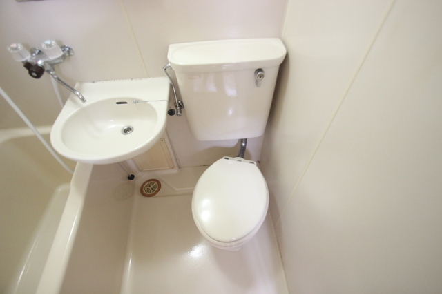 トイレ　別号室の写真です