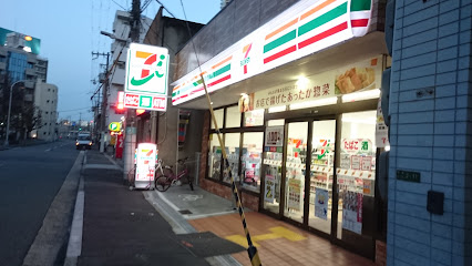 コンビニ　セブンイレブン 梅田スカイビル東店（コンビニ）まで696m