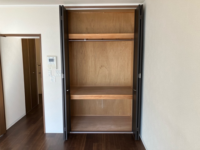 収納　棚がついて使いやすい収納です