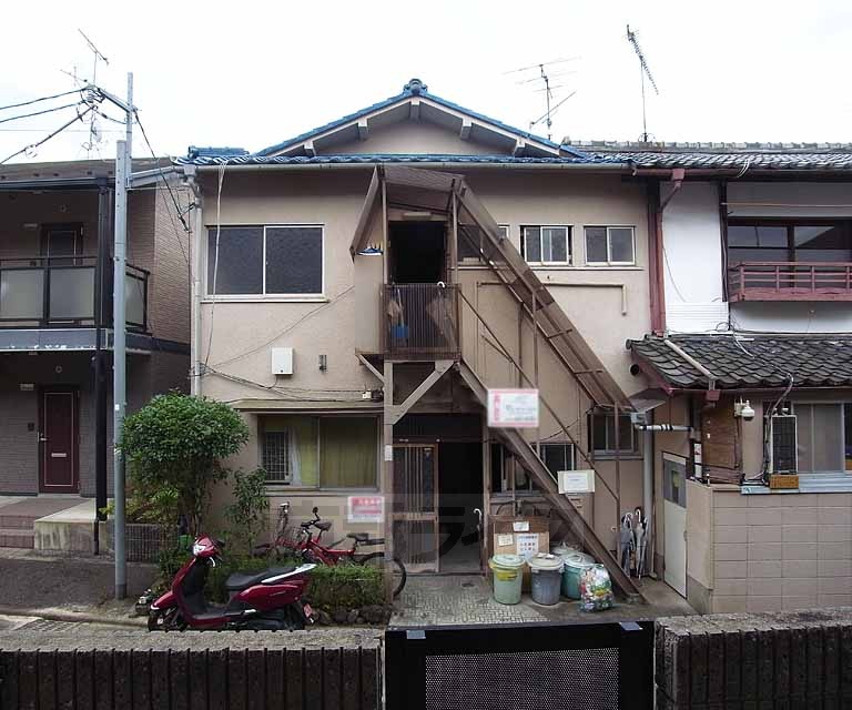 眺望　南向きで洗濯物も良く乾きそうですね。