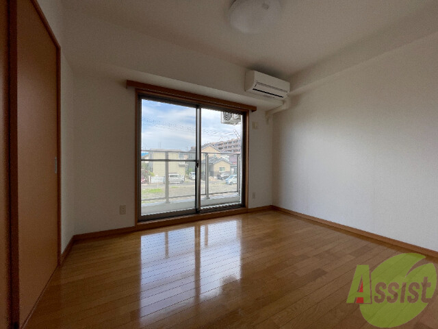 居室・リビング　リビングは陽当りが良く生活が楽しくなりそうです。