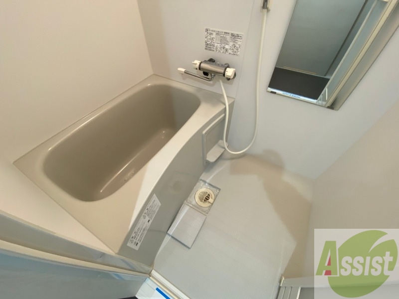 バス・シャワールーム　お風呂になります。一日の疲れを癒してくださいね。