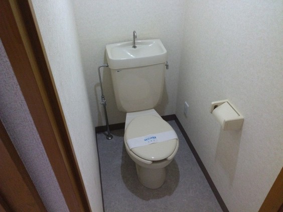 トイレ　バストイレ別