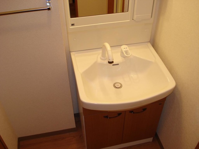 洗面設備　使いやすい洗面所です