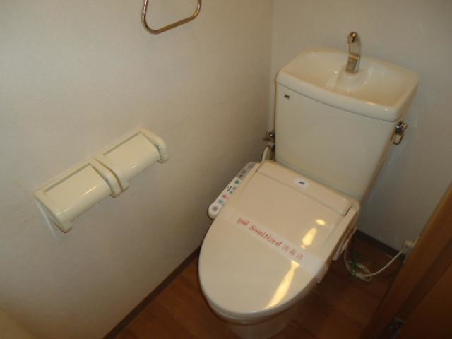 トイレ　清潔感のあるトイレです