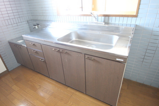 キッチン　※別部屋の写真です