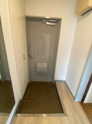 玄関　※参考写真
