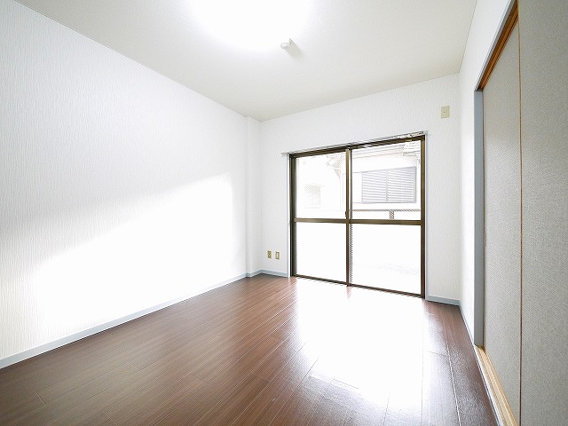 その他部屋・スペース　使い勝手のいい寝室です