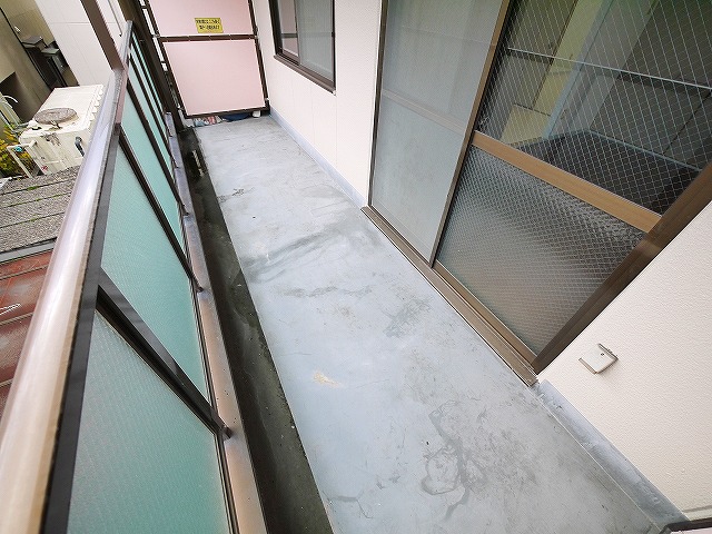 バルコニー　お洗濯にも便利なバルコニー付き