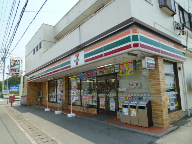 コンビニ　セブンイレブン 袋井春岡店（コンビニ）まで548m