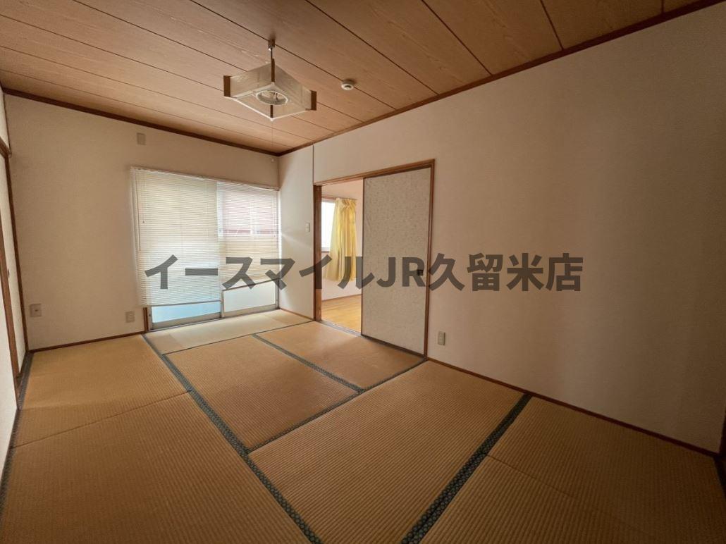 居室・リビング　畳の上でゆっくりとくつろげる和室です