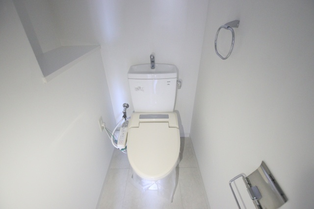 トイレ　※別室の参考写真の為、現況優先です。