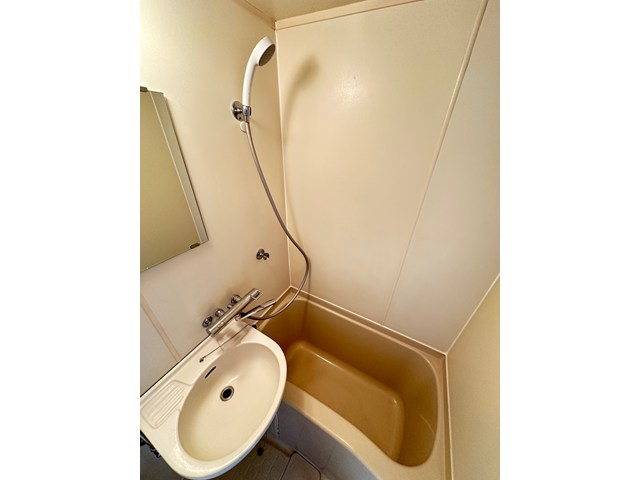 バス・シャワールーム　ユニットバスでお掃除らくらく☆浴室内に洗面台・トイレ付きです