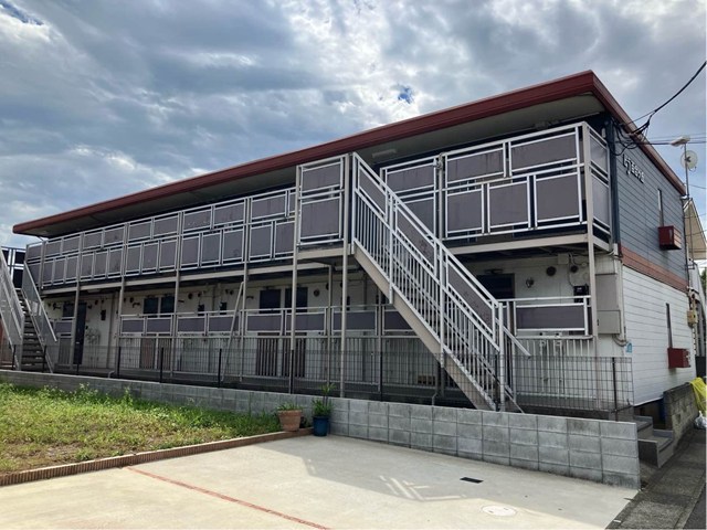建物外観　小田急線「百合ヶ丘」駅まで徒歩8分！「新百合ヶ丘」駅も徒歩圏