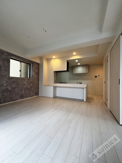 バルコニー　アクセントクロスがオシャレを演出♪♪