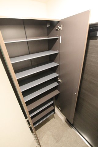 収納　シューズボックス
