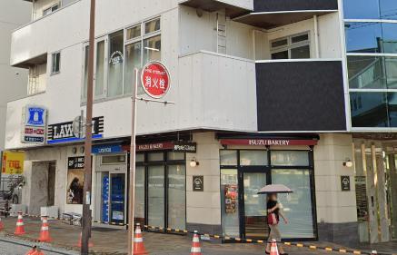 コンビニ　ローソン 神戸布引町二丁目店（コンビニ）まで123m