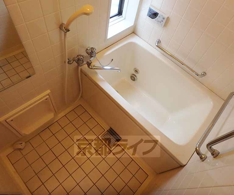 バス・シャワールーム　一日の疲れは取りましょう