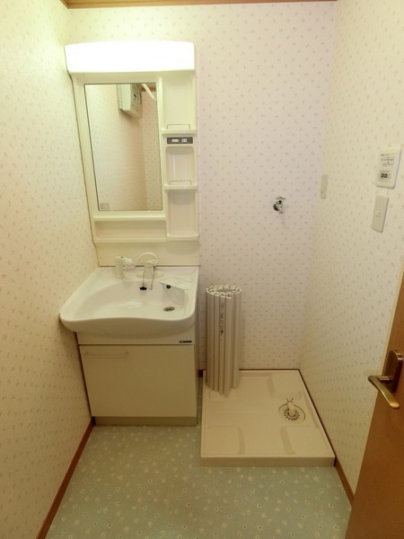 洗面設備　同タイプ別室写真