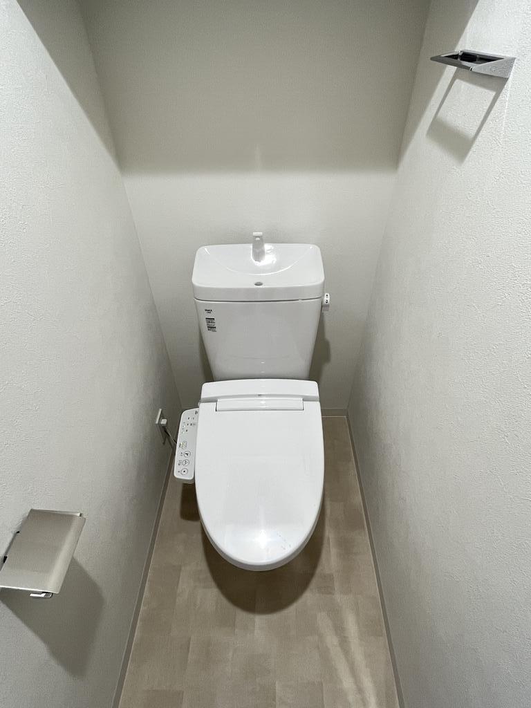 トイレ　※同建造物、別階、同タイプ