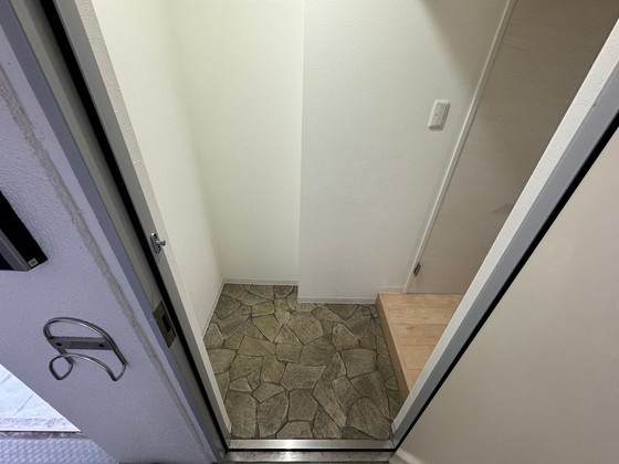 玄関　※別部屋の写真です