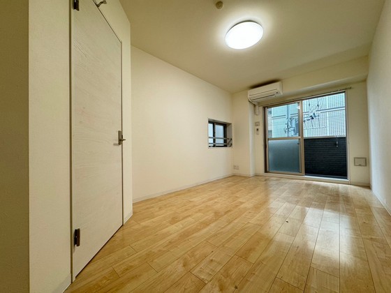 居室・リビング　※別部屋の写真です