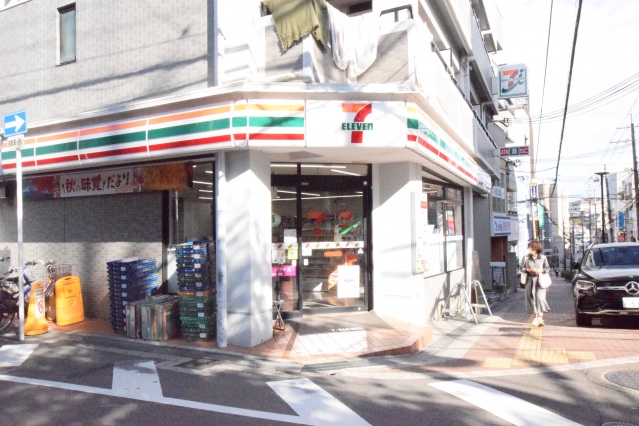 コンビニ　セブンイレブン吹田千里山西5丁目店（コンビニ）まで471m