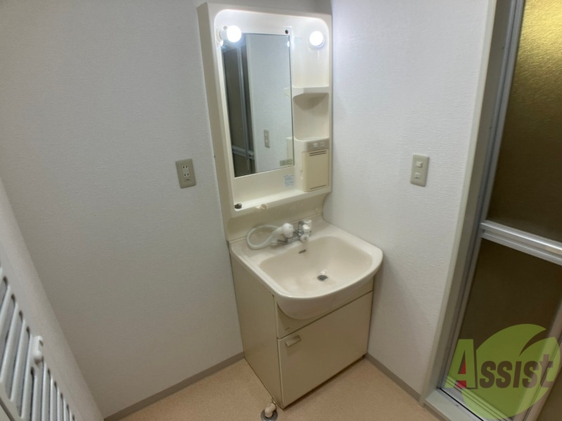 洗面設備　シャンプードレッサー。身支度はここでばっちり。