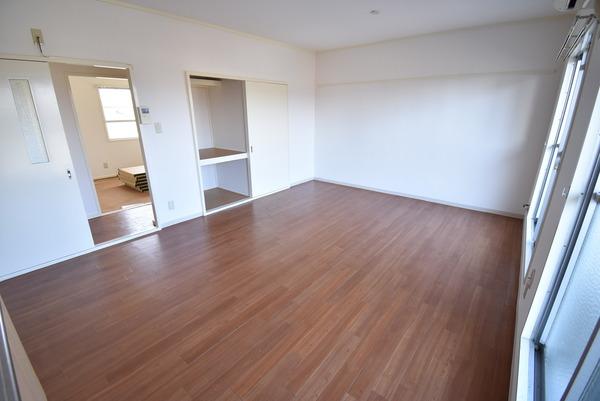 居室・リビング　※同物件別室※