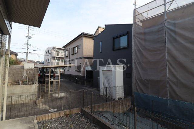 庭　同物件別部屋です