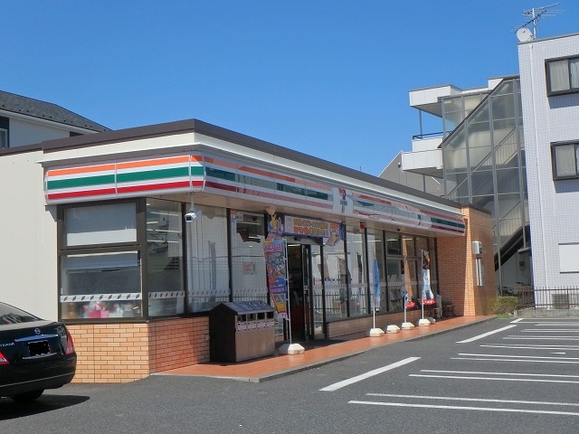 コンビニ　セブンイレブン伊勢原下落合店（コンビニ）まで379m